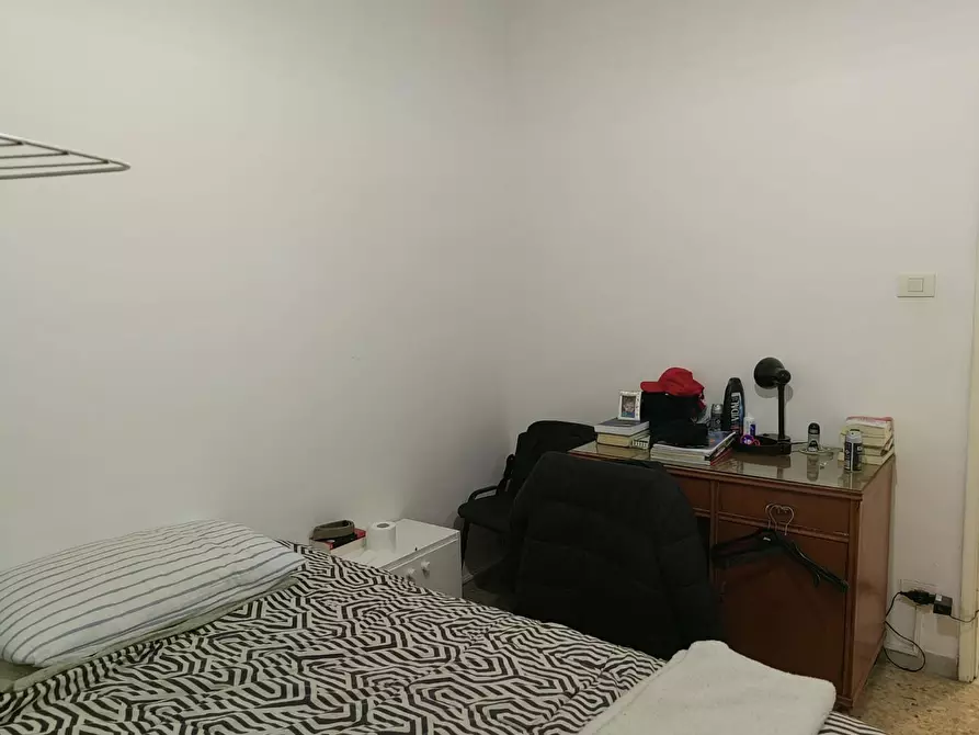 Immagine 11 di Appartamento in vendita  a Siena