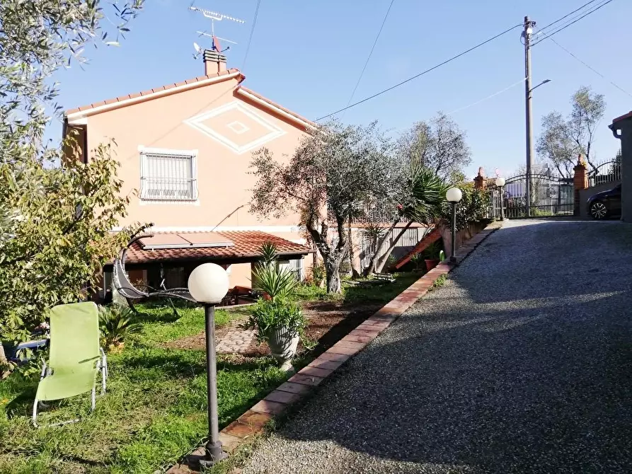 Immagine 1 di Casa trifamiliare in vendita  a Arcola