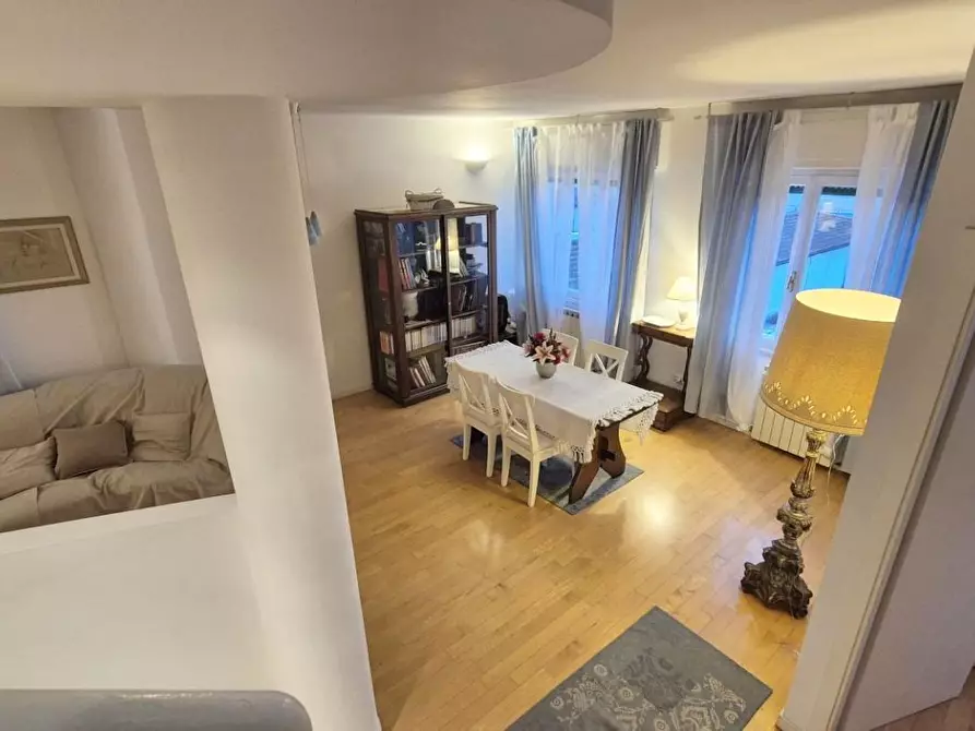 Immagine 91 di Mansarda in vendita  a Viareggio