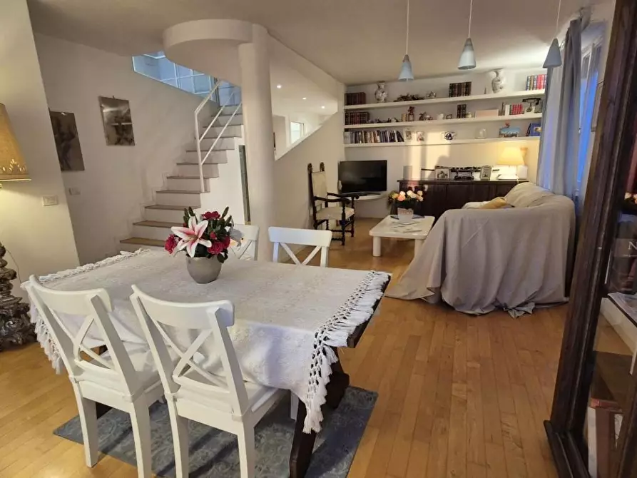 Immagine 25 di Mansarda in vendita  a Viareggio