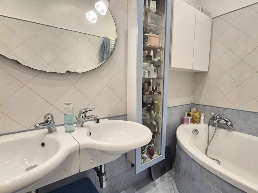 Immagine 42 di Mansarda in vendita  a Viareggio