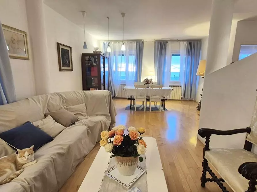 Immagine 14 di Mansarda in vendita  a Viareggio