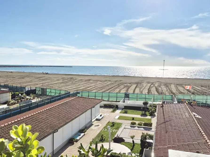 Immagine 82 di Mansarda in vendita  a Viareggio