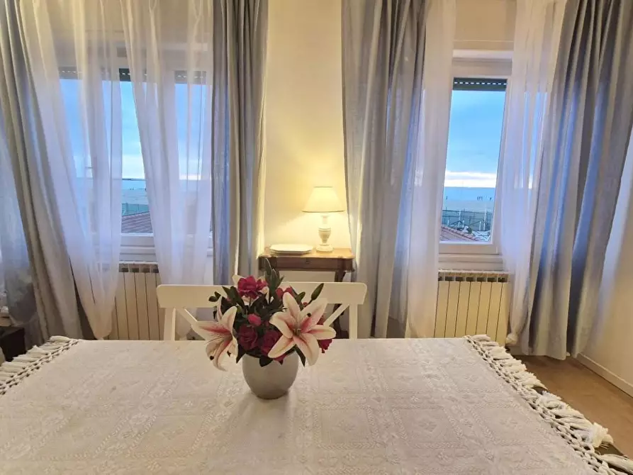 Immagine 20 di Mansarda in vendita  a Viareggio