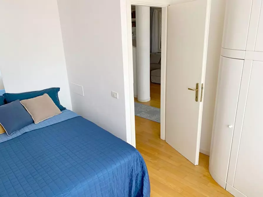 Immagine 49 di Mansarda in vendita  a Viareggio