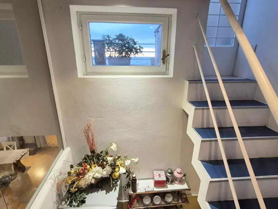 Immagine 86 di Mansarda in vendita  a Viareggio