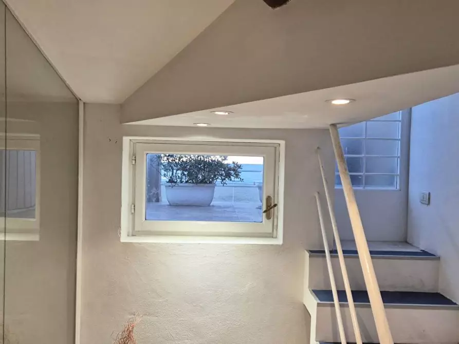 Immagine 70 di Mansarda in vendita  a Viareggio