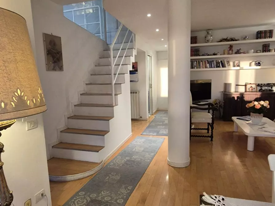 Immagine 29 di Mansarda in vendita  a Viareggio