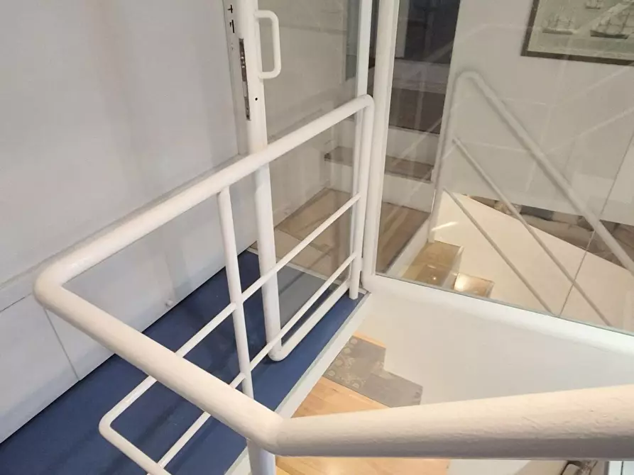 Immagine 85 di Mansarda in vendita  a Viareggio