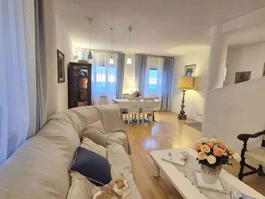 Immagine 12 di Mansarda in vendita  a Viareggio