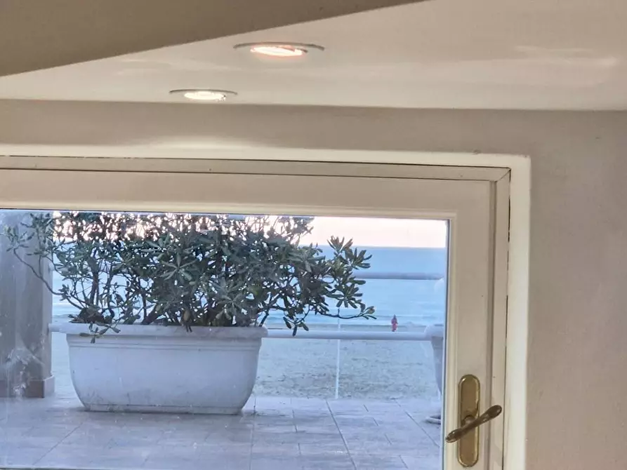 Immagine 69 di Mansarda in vendita  a Viareggio