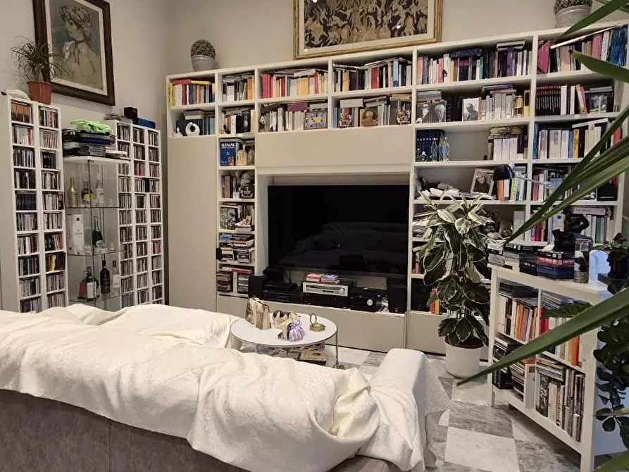 Immagine 6 di Villa in vendita  a Viareggio