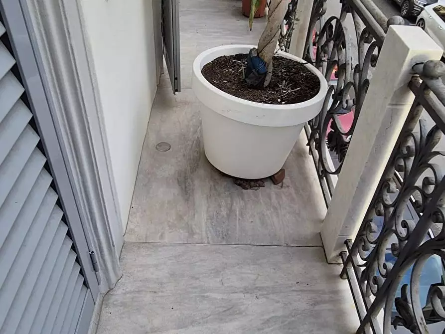 Immagine 11 di Villa in vendita  a Viareggio