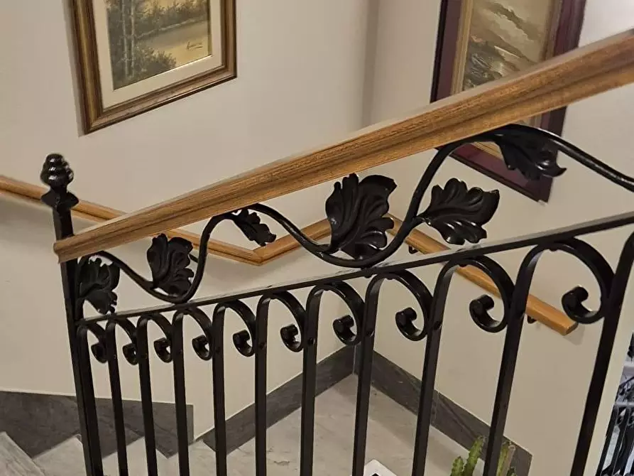 Immagine 10 di Villa in vendita  a Viareggio