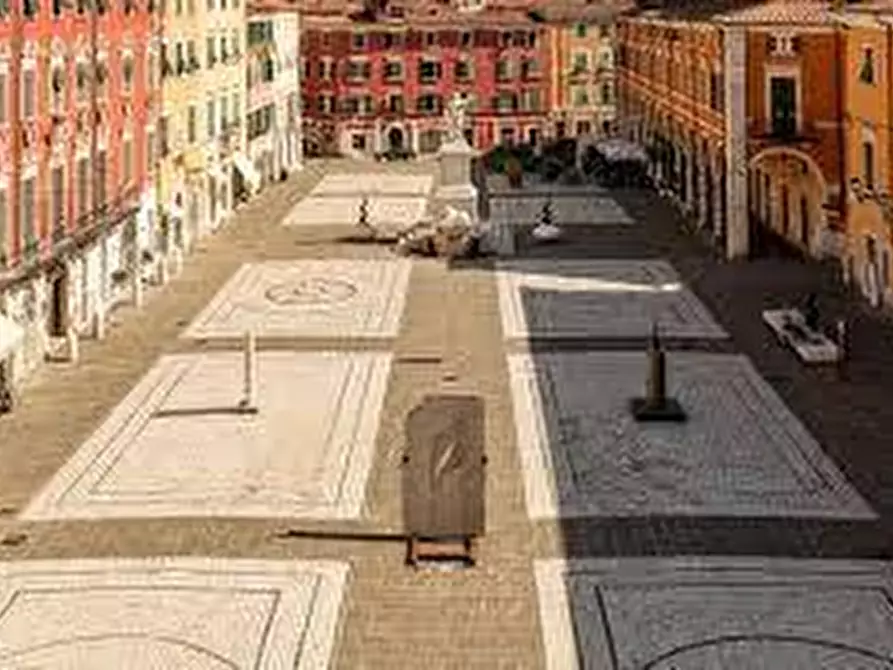 Immagine 17 di Appartamento in vendita  a Carrara