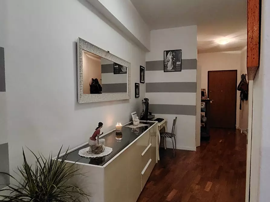 Immagine 5 di Appartamento in vendita  a Carrara