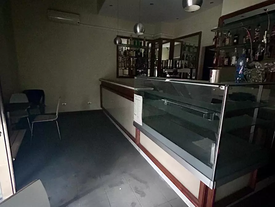 Immagine 2 di Locale commerciale in affitto  a La Spezia