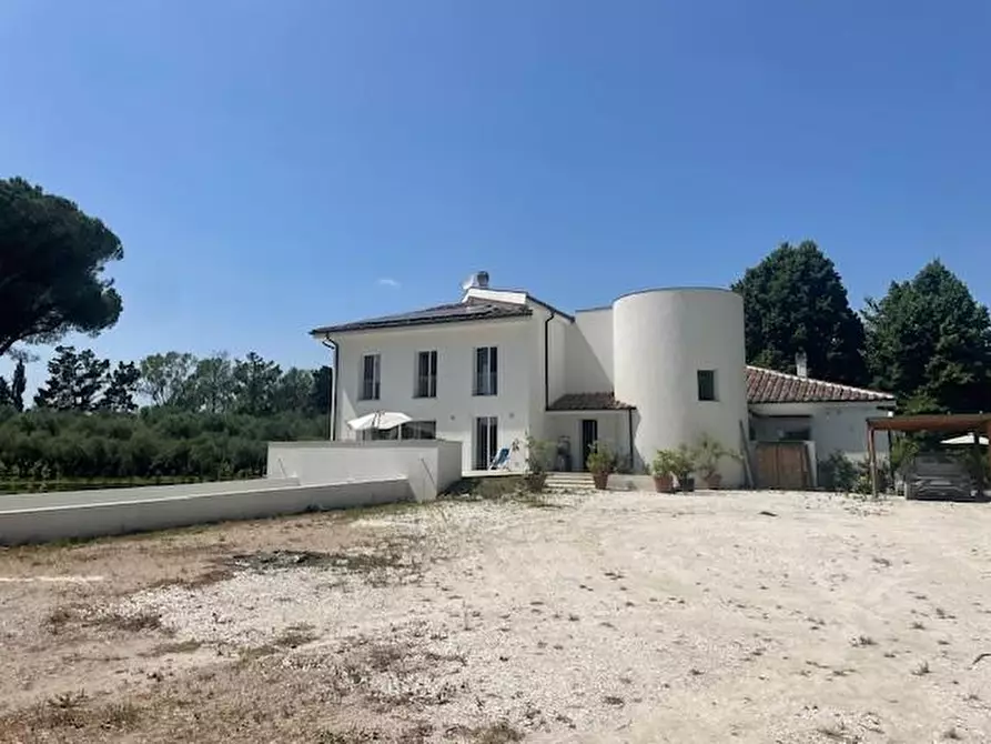 Immagine 25 di Villa in vendita  a San Giuliano Terme