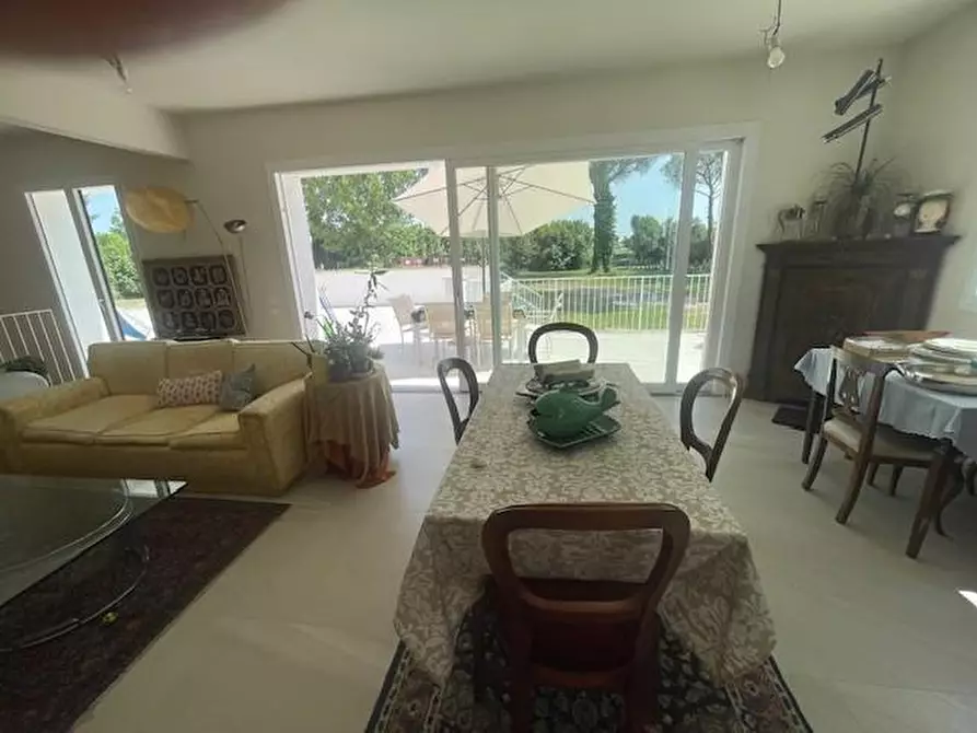 Immagine 37 di Villa in vendita  a San Giuliano Terme