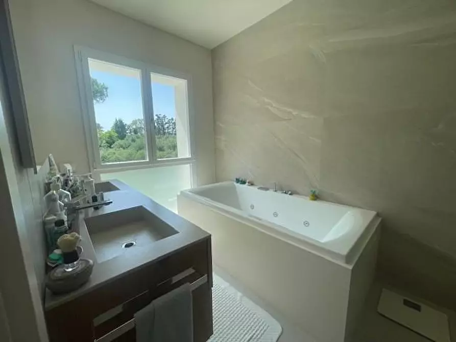 Immagine 63 di Villa in vendita  a San Giuliano Terme