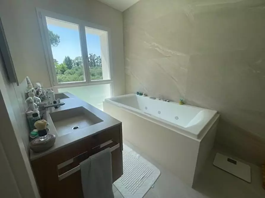 Immagine 64 di Villa in vendita  a San Giuliano Terme