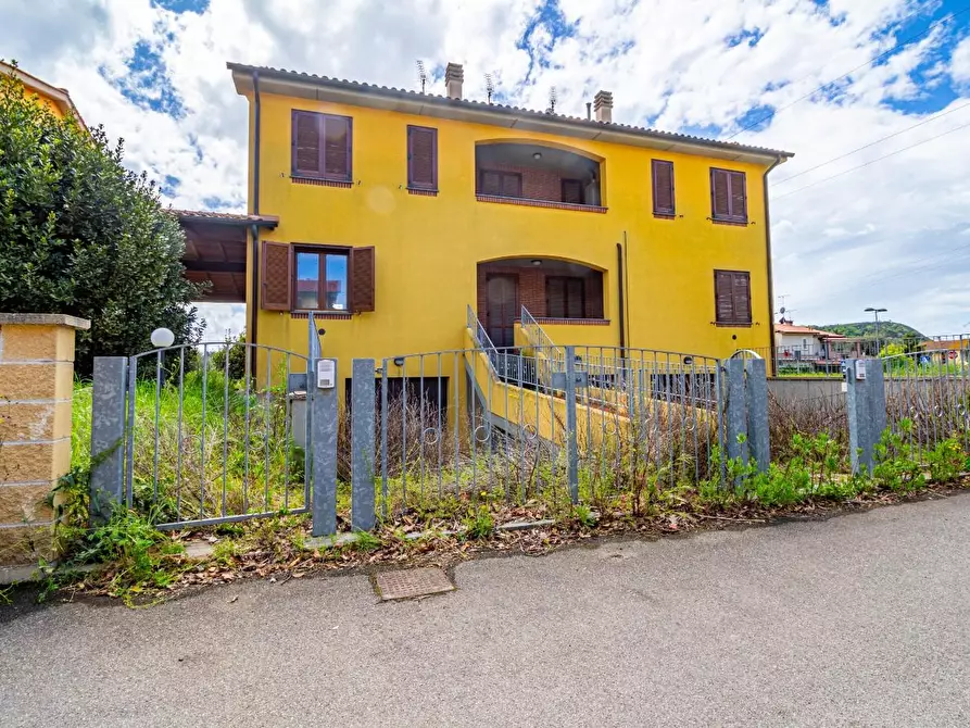 Immagine 17 di Villetta a schiera in vendita  a Castellina Marittima