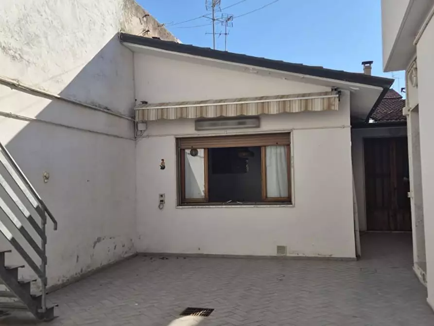 Immagine 7 di Terratetto in vendita  a Viareggio