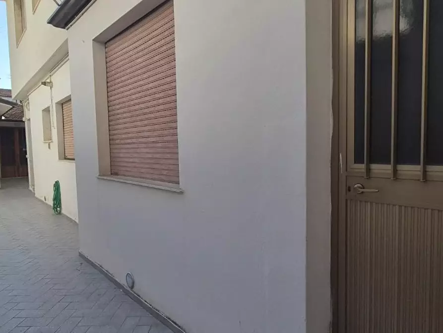 Immagine 37 di Terratetto in vendita  a Viareggio