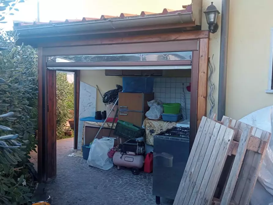 Immagine 2 di Casa bifamiliare in vendita  a Ortonovo