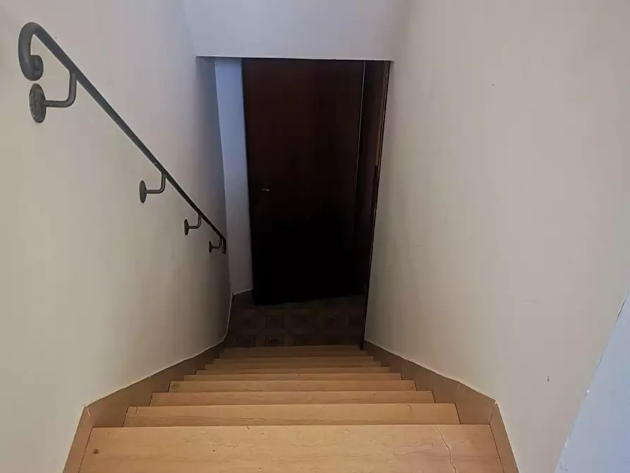 Immagine 7 di Ufficio in affitto  a Campi Bisenzio