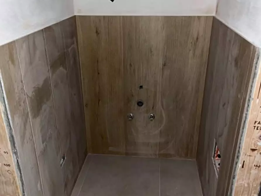 Immagine 20 di Locale commerciale in affitto  a Cascina