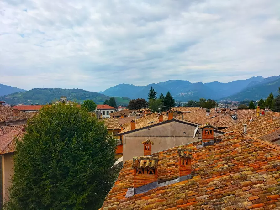 Immagine 11 di Appartamento in vendita  a Gandino