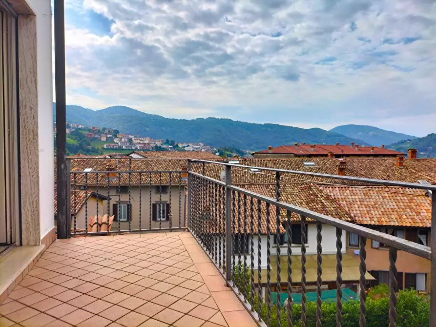 Immagine 1 di Appartamento in vendita  a Gandino