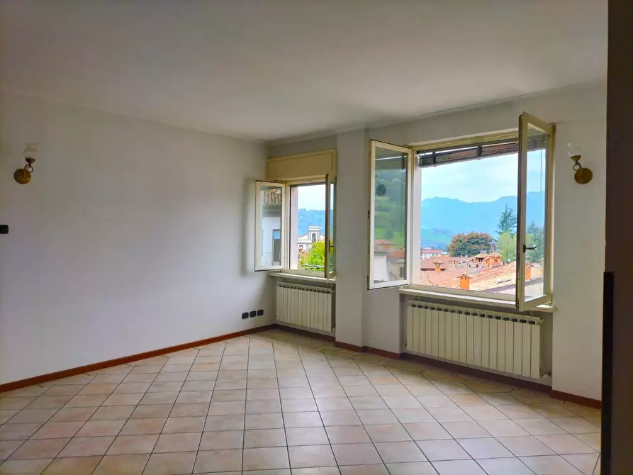 Immagine 2 di Appartamento in vendita  a Gandino