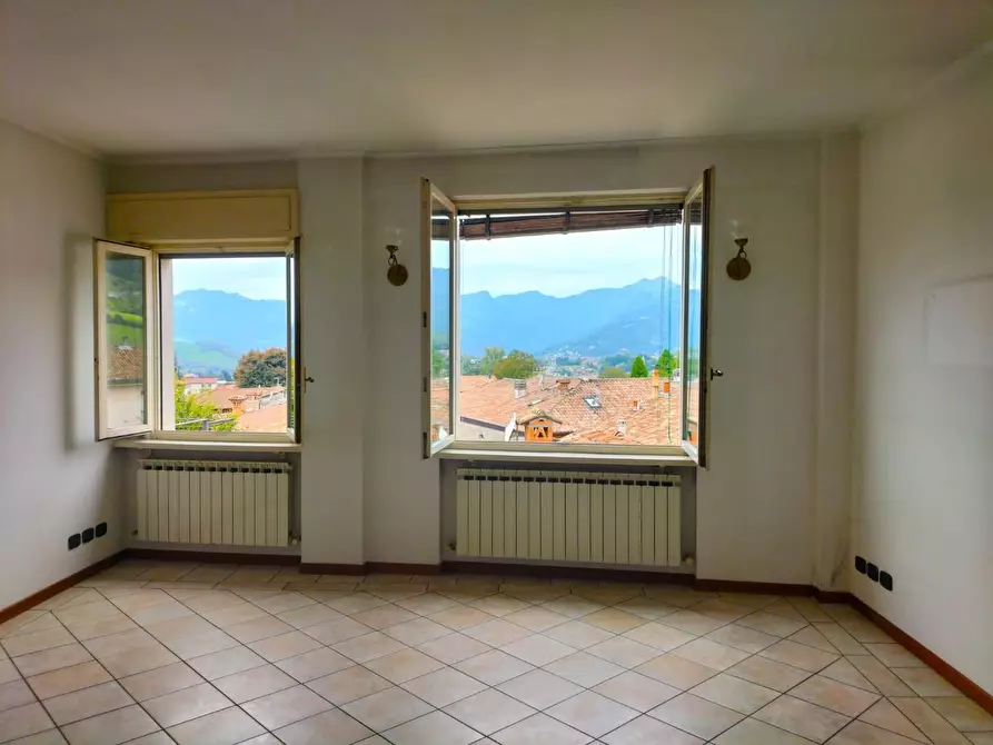 Immagine 4 di Appartamento in vendita  a Gandino