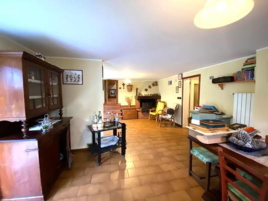 Immagine 19 di Villa in vendita  a Massa