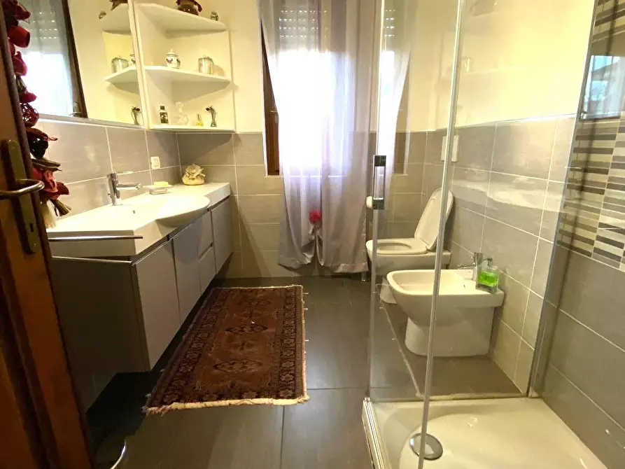 Immagine 16 di Villa in vendita  a Massa