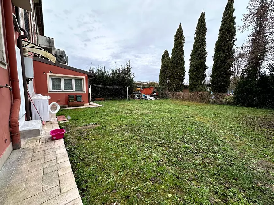 Immagine 30 di Terratetto in vendita  a Lucca