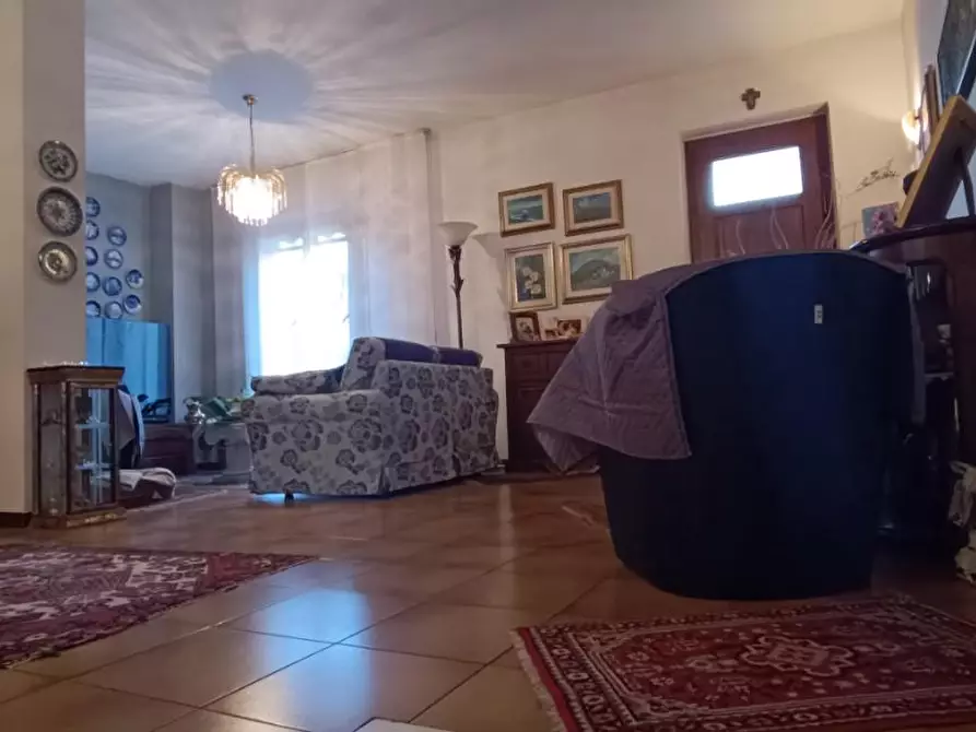 Immagine 28 di Villetta a schiera in vendita  a Carrara