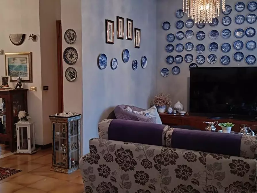 Immagine 29 di Villetta a schiera in vendita  a Carrara