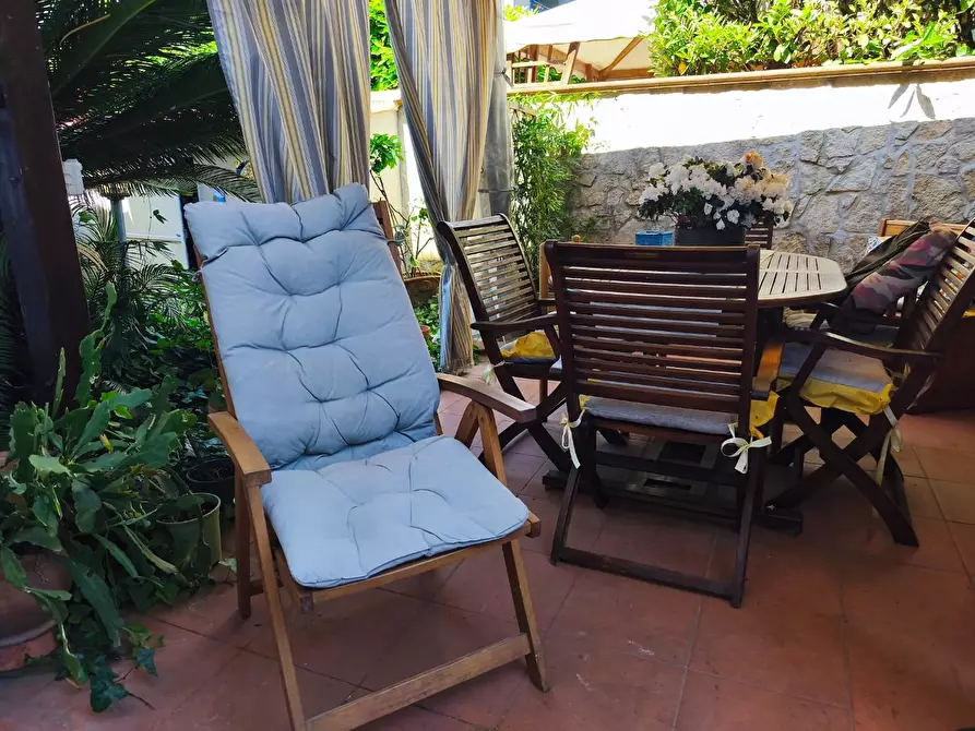 Immagine 1 di Villetta a schiera in vendita  a Carrara
