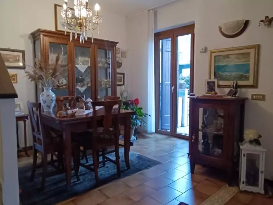 Immagine 5 di Villetta a schiera in vendita  a Carrara