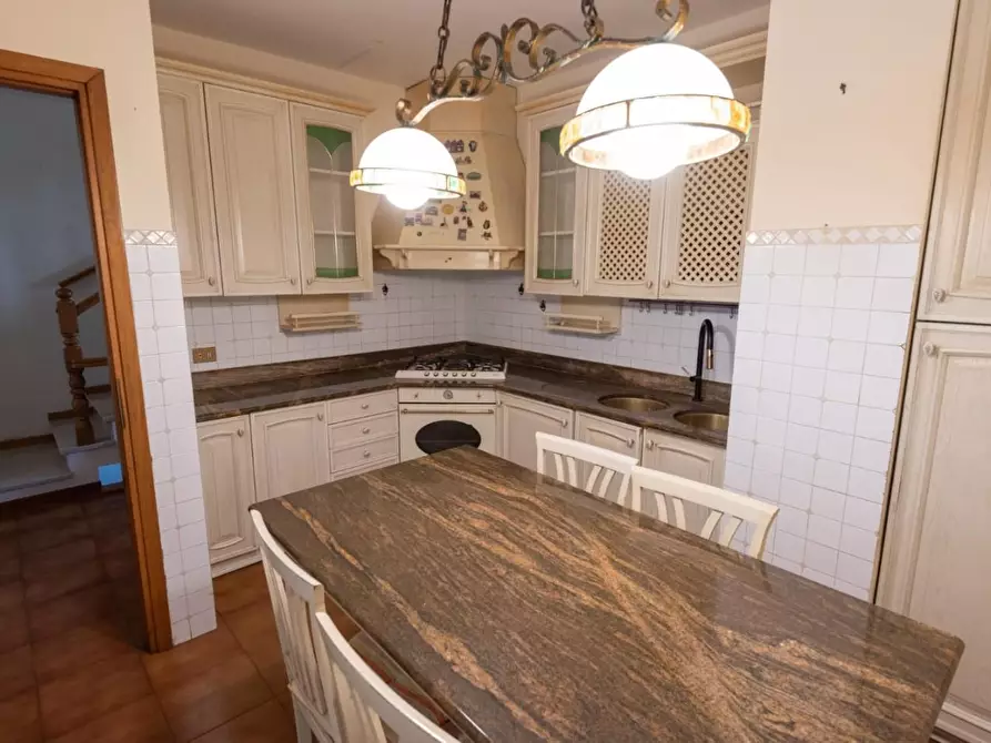 Immagine 4 di Casa semindipendente in vendita  a Ortonovo