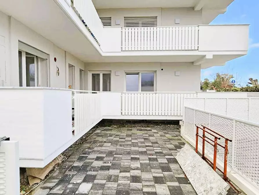 Immagine 40 di Appartamento in vendita  a Massa