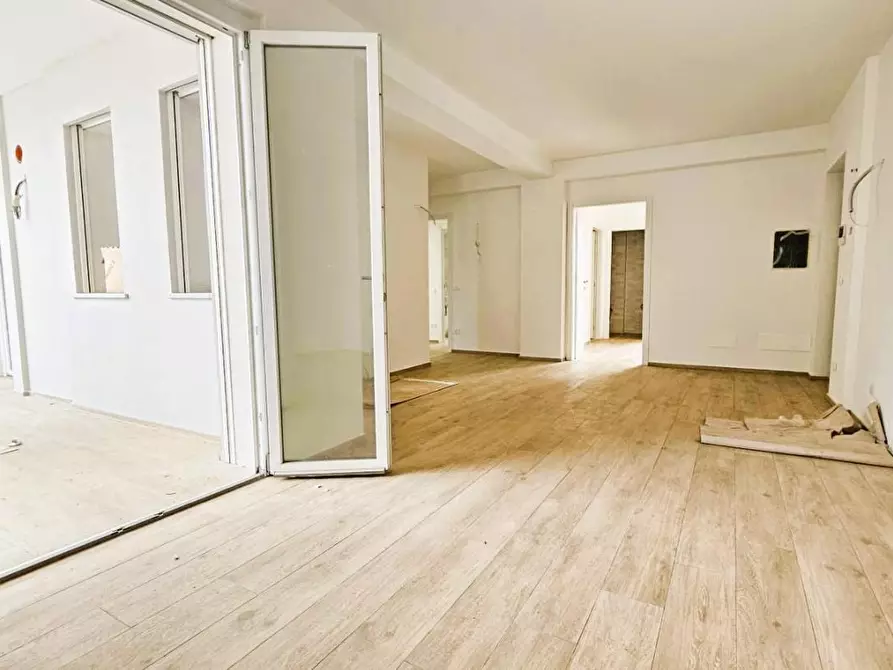 Immagine 7 di Appartamento in vendita  a Massa