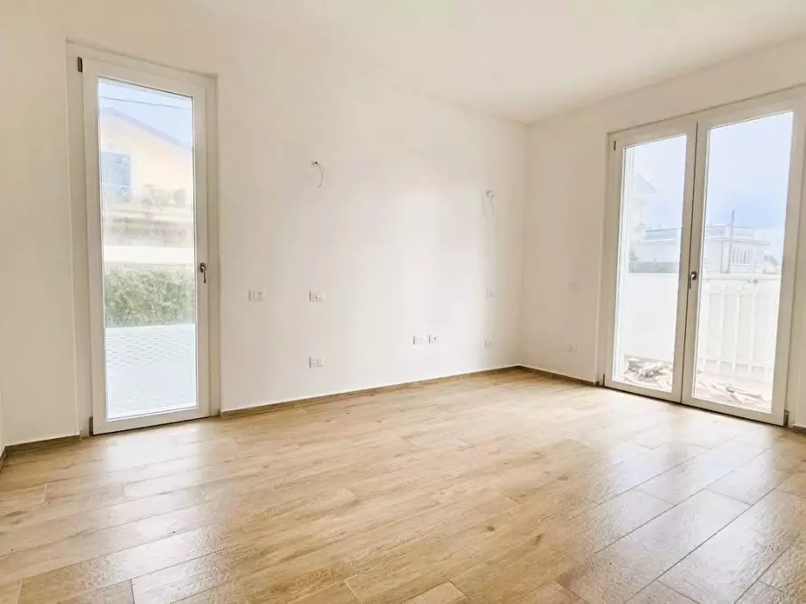 Immagine 15 di Appartamento in vendita  a Massa