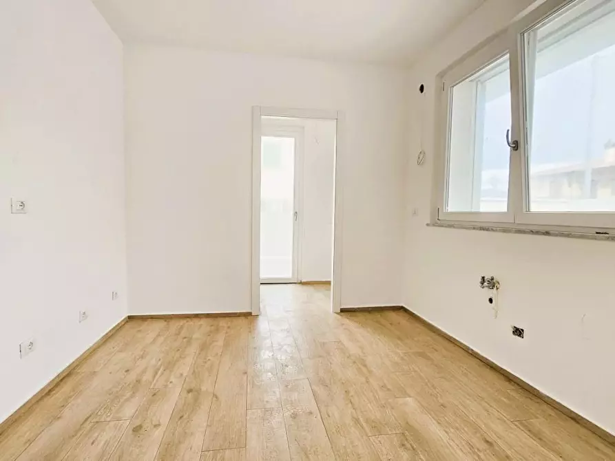 Immagine 5 di Appartamento in vendita  a Massa