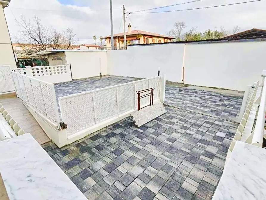 Immagine 41 di Appartamento in vendita  a Massa