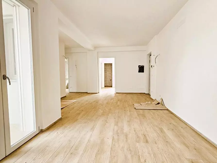 Immagine 1 di Appartamento in vendita  a Massa