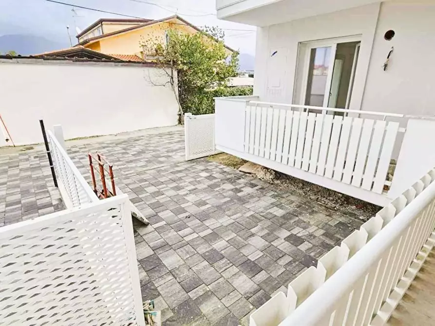 Immagine 31 di Appartamento in vendita  a Massa